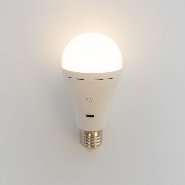 New Garden Lapera - oplaadbare dimbare E27 ledlamp met afstandsbediening - Ø 6,7 x 13 cm - E27 - 350lm - 3000 tot 6000K